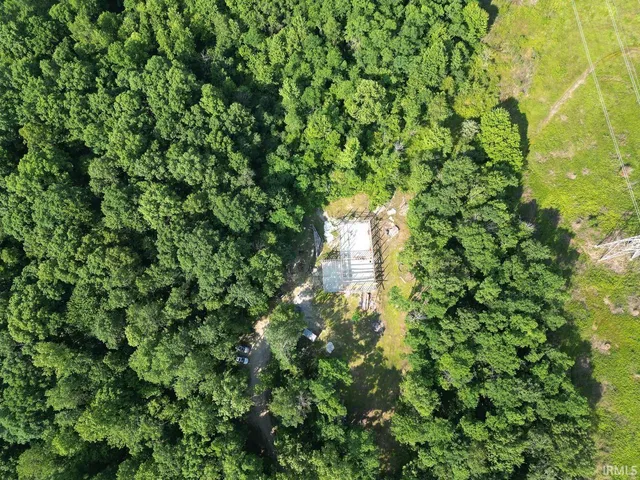 $179,900 | 2500 South Coalmine Road, Bloomfield, IN 47424