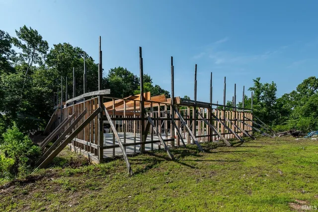 $179,900 | 2500 South Coalmine Road, Bloomfield, IN 47424