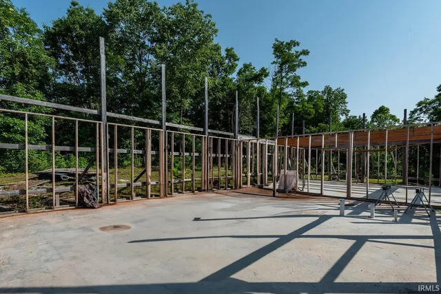 $179,900 | 2500 South Coalmine Road, Bloomfield, IN 47424