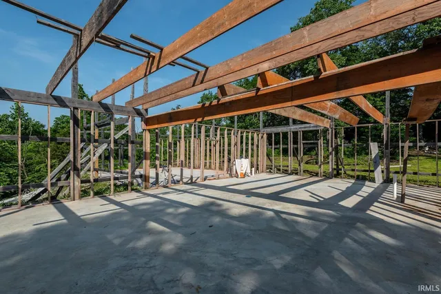 $179,900 | 2500 South Coalmine Road, Bloomfield, IN 47424