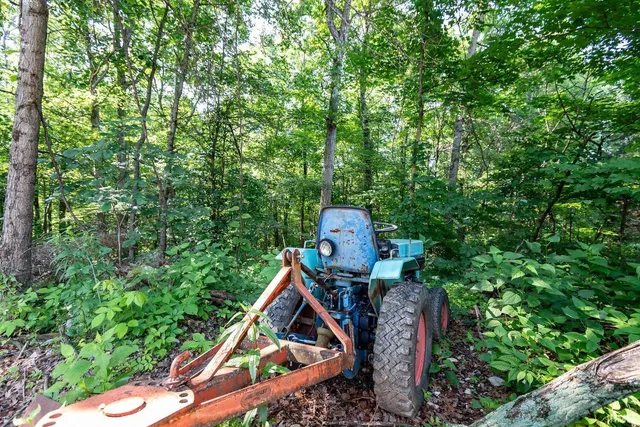 $179,900 | 2500 South Coalmine Road, Bloomfield, IN 47424