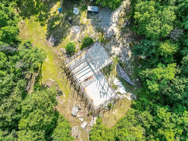 $179,900 | 2500 South Coalmine Road, Bloomfield, IN 47424