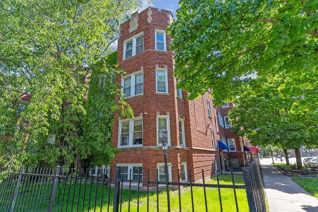 $680,000 | 740 East 82nd Street, Chicago, IL 60619
