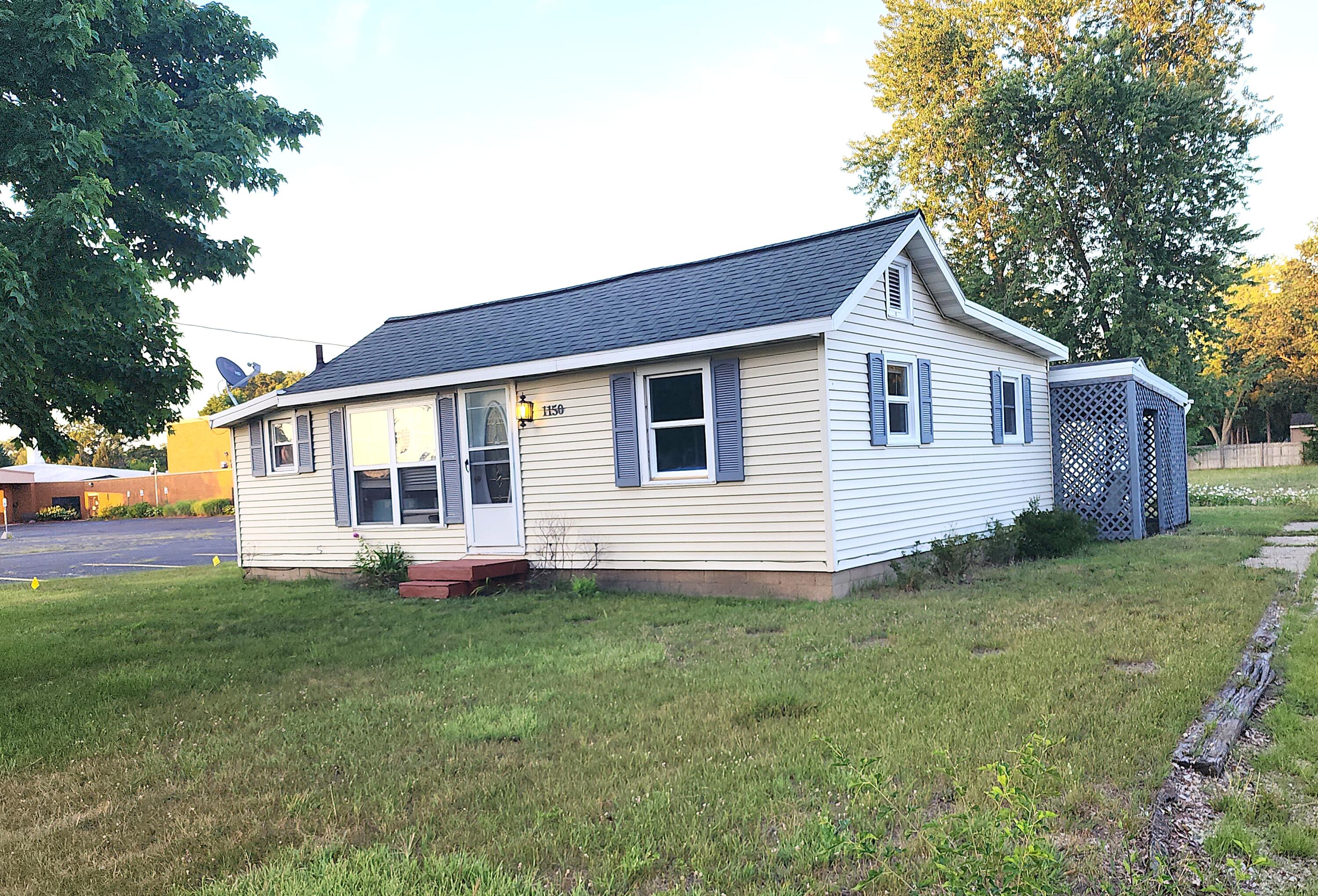 1150 Quarterline Road Muskegon, MI 49442 - Photo 2 of 20 Front