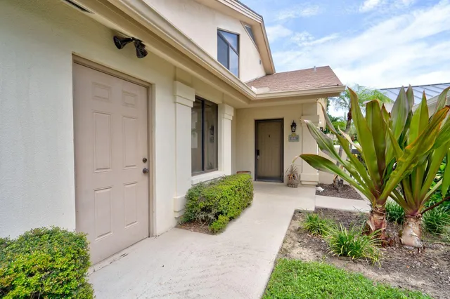 $4,500 | 223 East River Park Drive, Jupiter, FL 33477