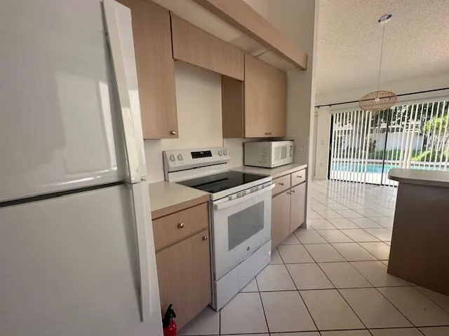 $4,500 | 223 East River Park Drive, Jupiter, FL 33477