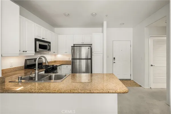 $675,000 | 3202 Watermarke Place, Irvine, CA 92612