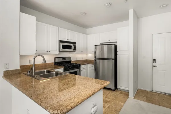 $675,000 | 3202 Watermarke Place, Irvine, CA 92612