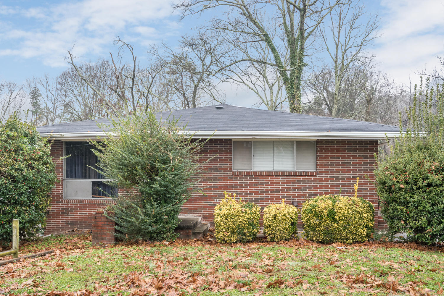 935 West Crest Road Chattanooga, TN 37404 - Photo 1 of 4 935_W_Crest_Rd