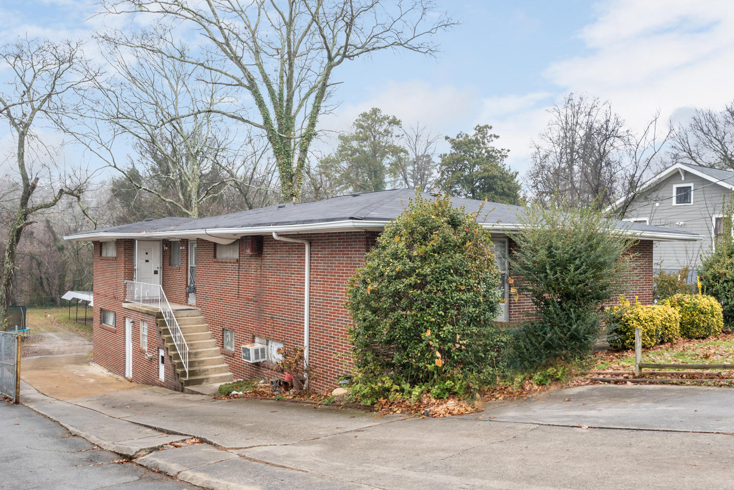 935 West Crest Road Chattanooga, TN 37404 - Photo 3 of 4 935_W_Crest_Rd