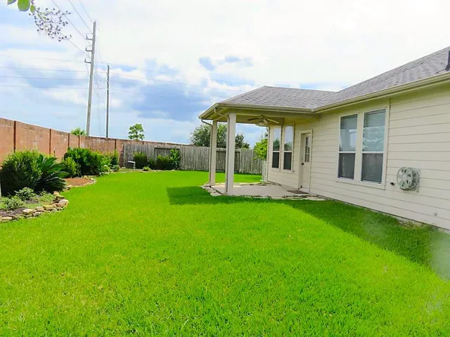 $2,350 | 2723 Calico Creek Lane, Pearland, TX 77584