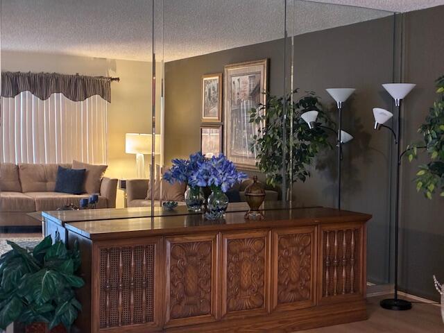 941 Flanders T Delray Beach, FL 33484 - Photo 3 of 11 IMG_8520