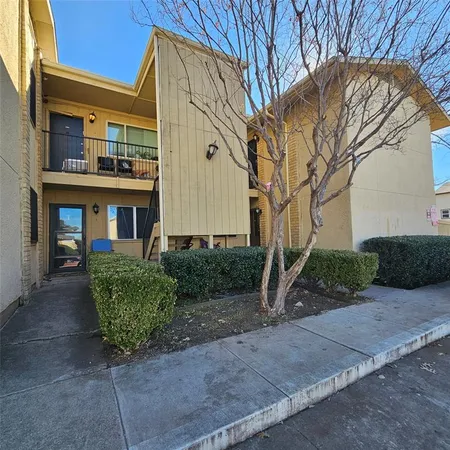 $995 | 5919 Harvest Hill Road, Unit 2085, Dallas, TX 75230