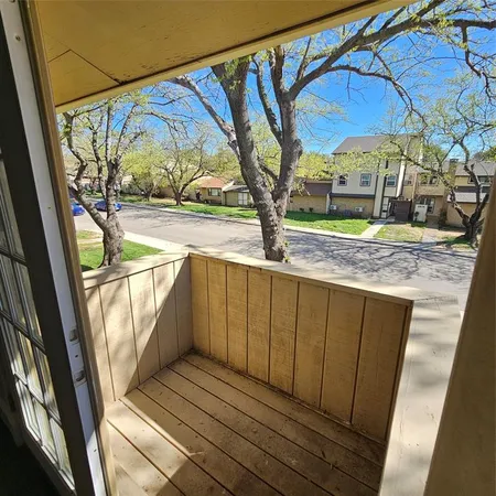 $995 | 5919 Harvest Hill Road, Unit 2085, Dallas, TX 75230