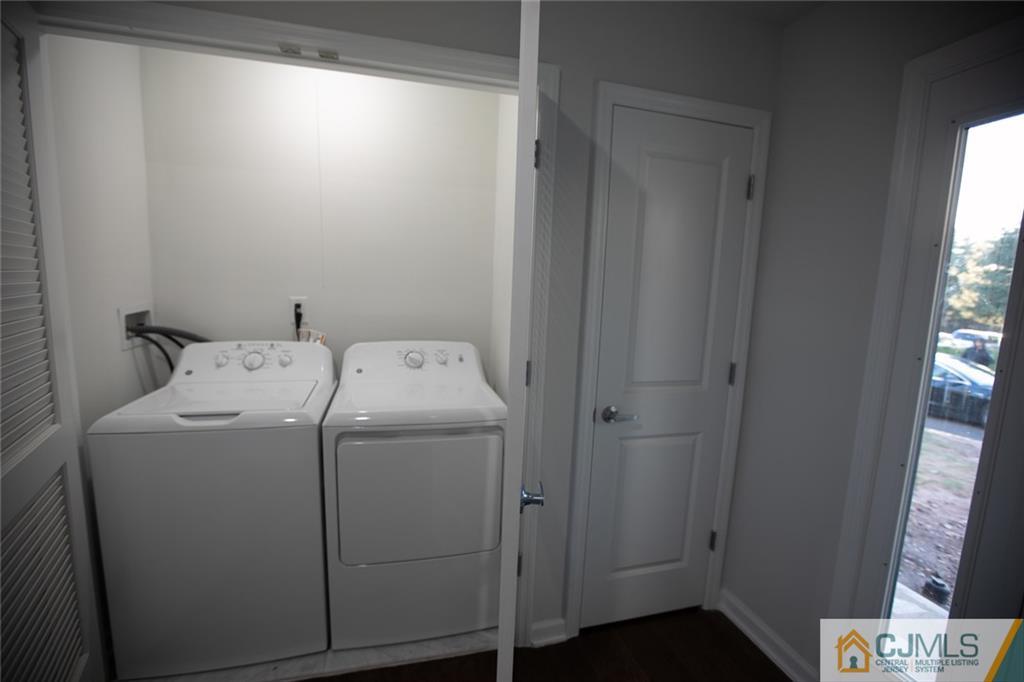 3707 Hana Road Edison, NJ 08817 - Photo 4 of 36