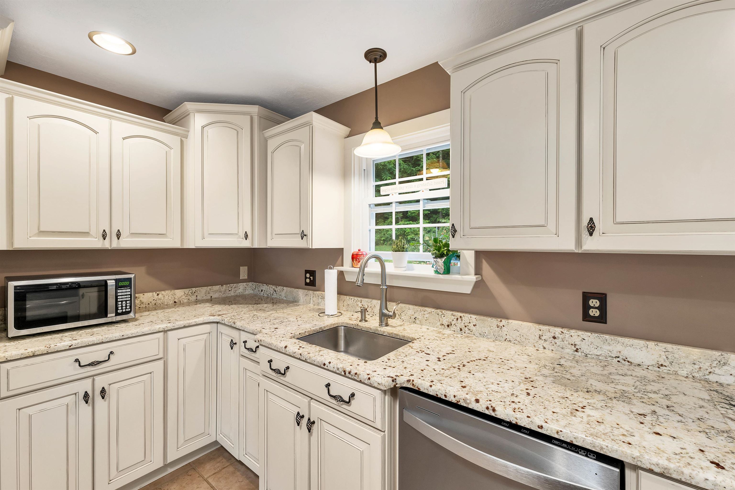 19 Champney Road Conway, NH 03860 - Photo 10 of 40