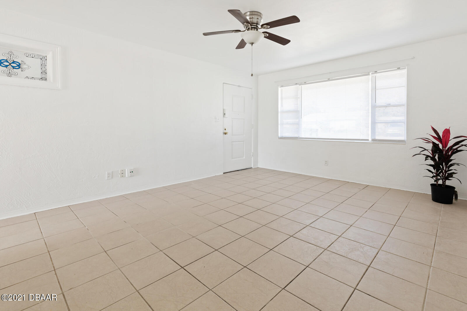 61 Margaret Road Ormond Beach, FL 32176 - Photo 2 of 34 07_61_Margaret_Road7_mls