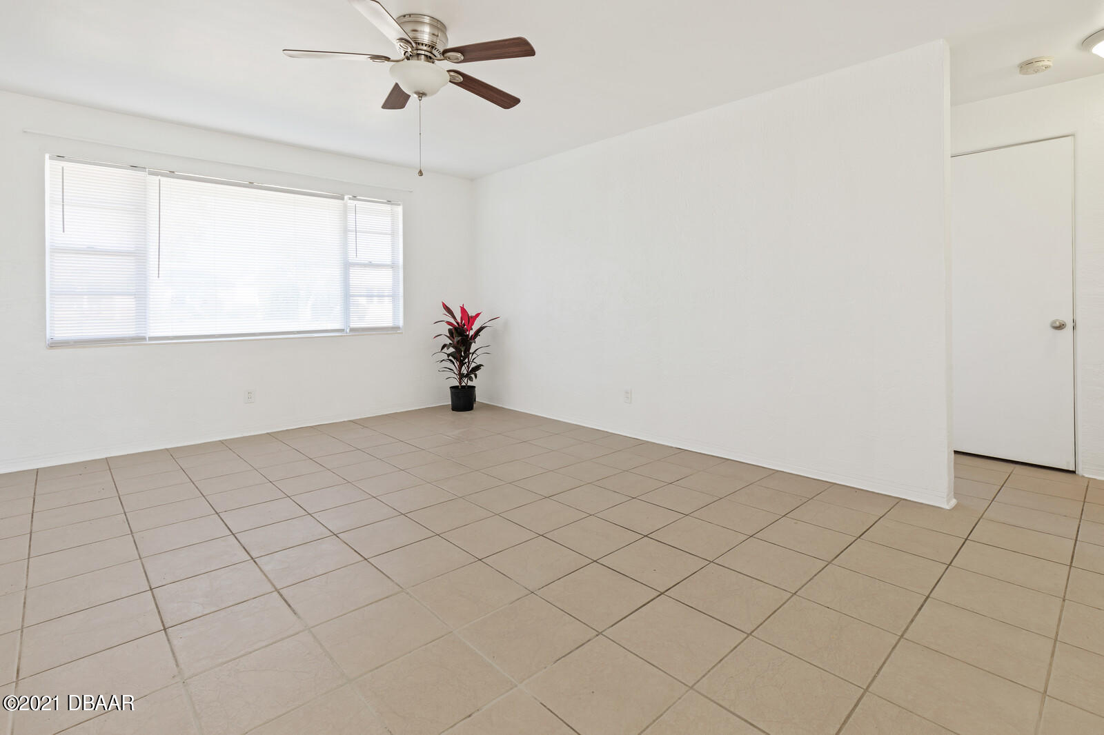 61 Margaret Road Ormond Beach, FL 32176 - Photo 3 of 34 08_61_Margaret_Road8_mls