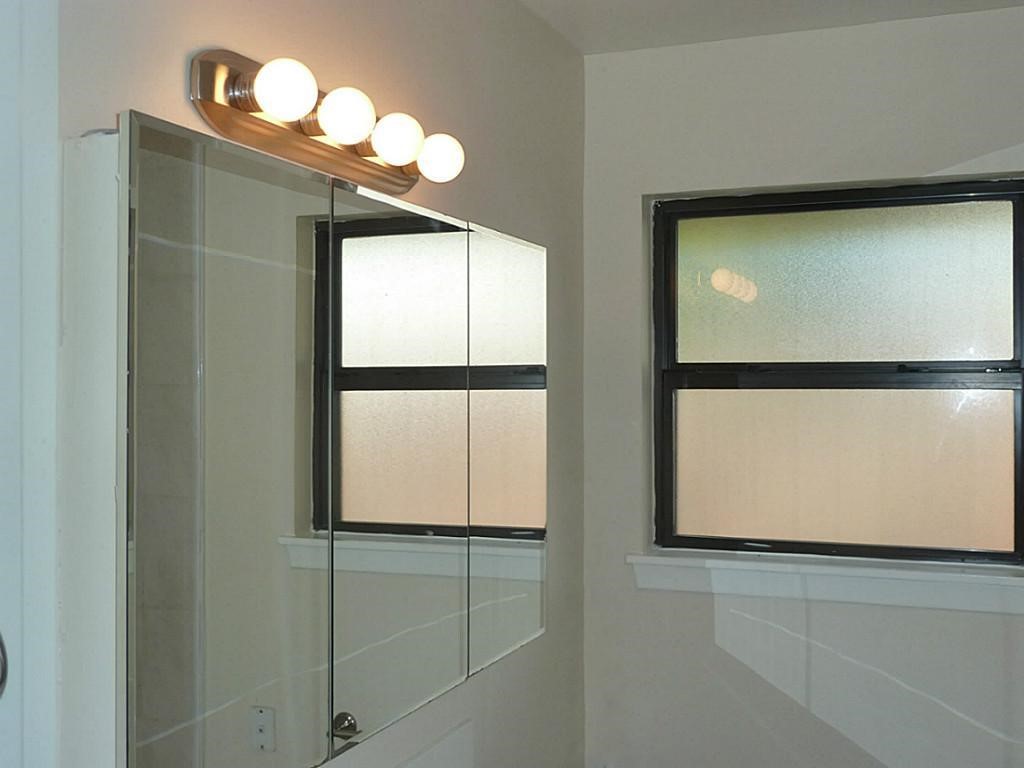 9122 Western Drive Houston, TX 77080 - Photo 14 of 20 a view of entryway