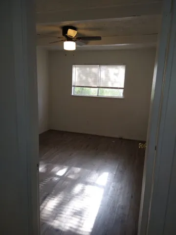 a view of empty room with window