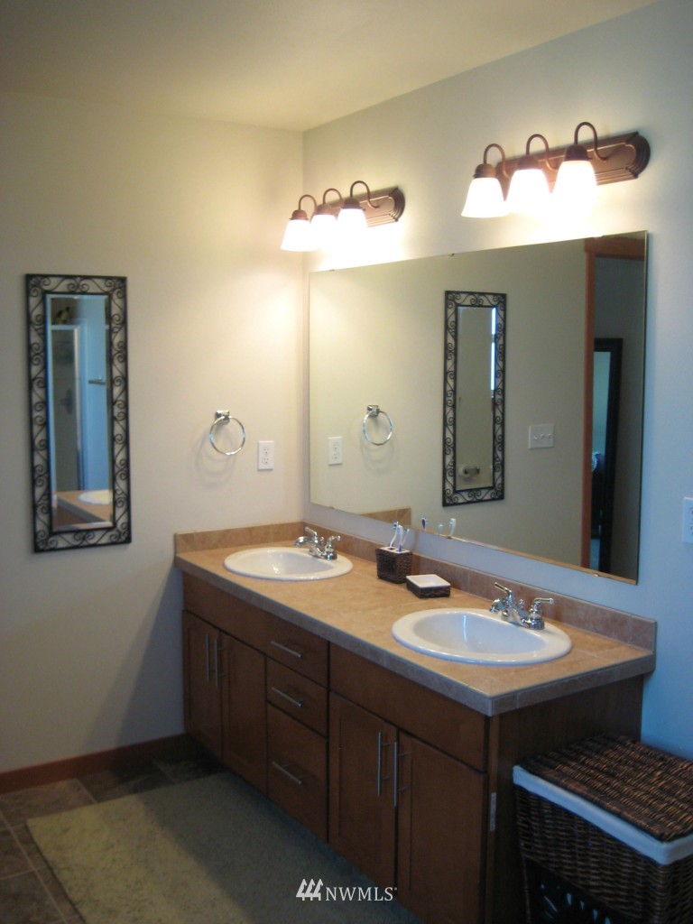 20811 9th Drive Southeast Bothell, WA 98021 - Photo 8 of 15