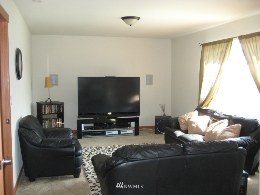 20811 9th Drive Southeast Bothell, WA 98021 - Photo 10 of 15
