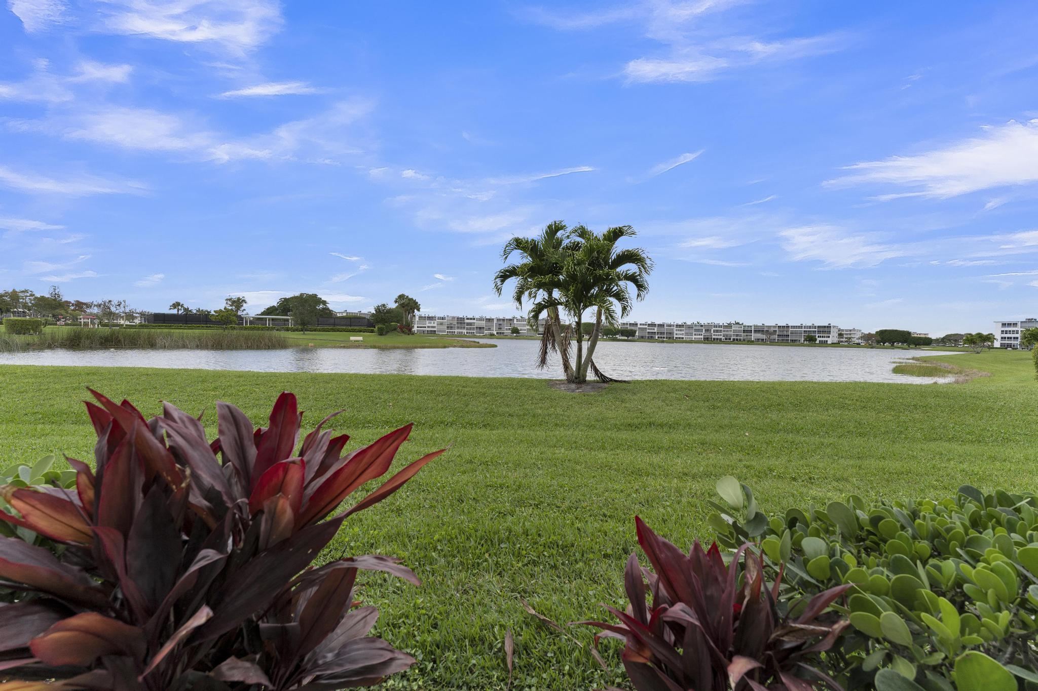 1088 Exeter Boca Raton, FL 33434 - Photo 28 of 33 Patio view