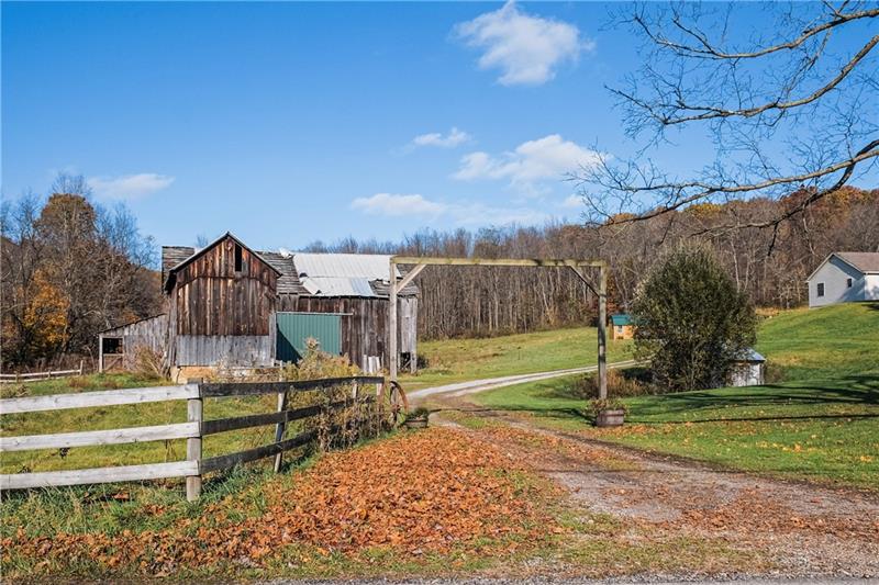 252 Pumpkin Hollow Road Georgetown, PA 15043 - Photo 3 of 25