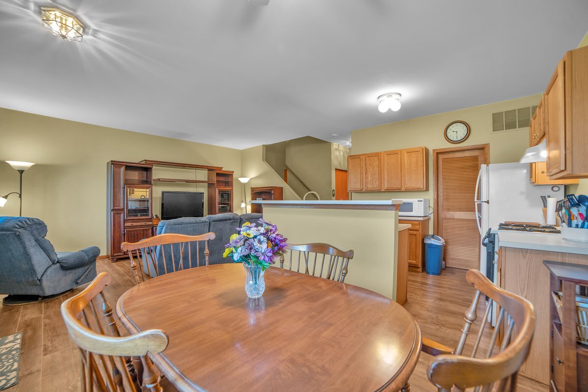 154 Azalea Circle Romeoville, IL 60446 - Photo 4 of 29 Gallery Image 4