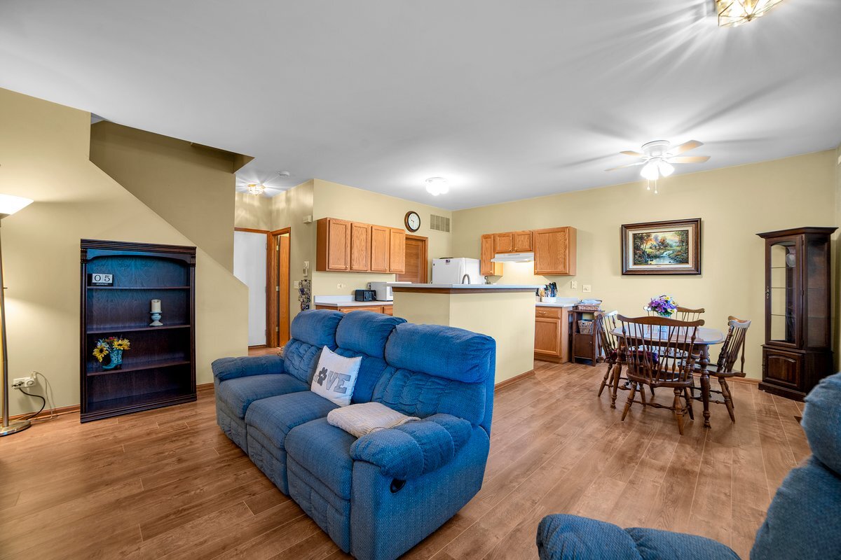 154 Azalea Circle Romeoville, IL 60446 - Photo 5 of 29 Gallery Image 5