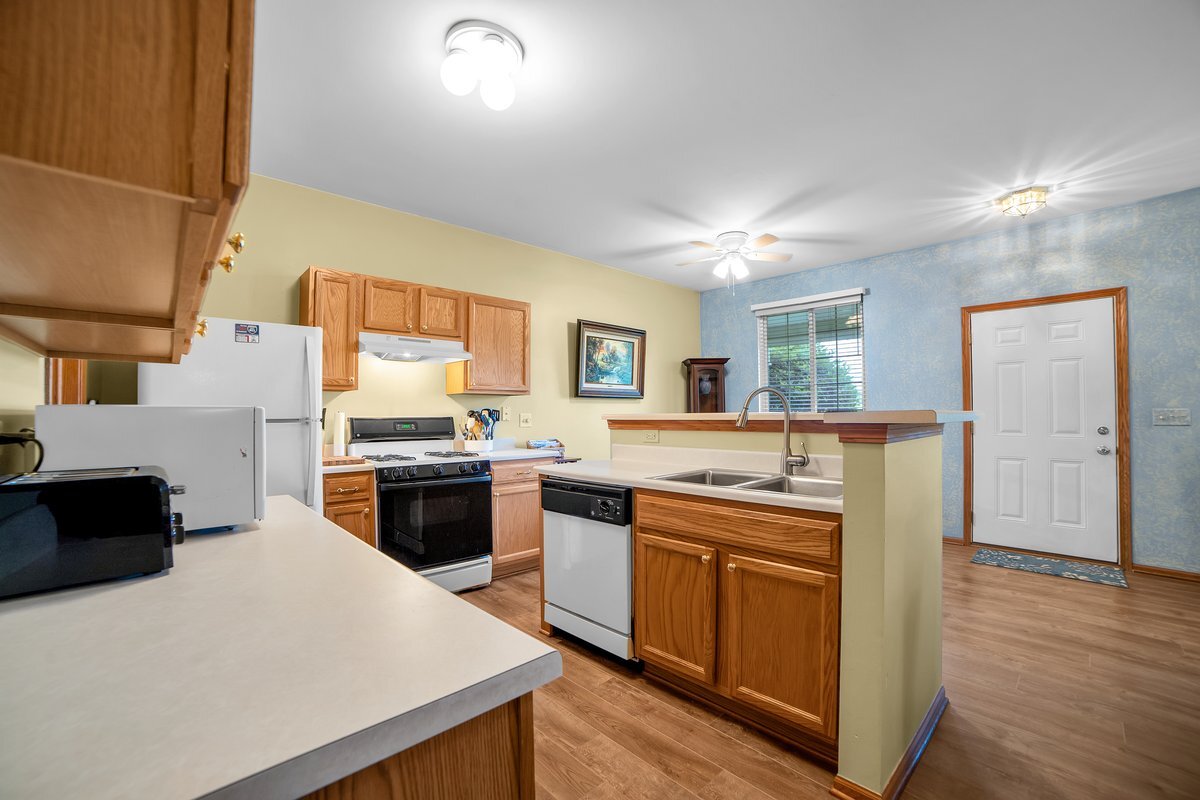 154 Azalea Circle Romeoville, IL 60446 - Photo 9 of 29 Gallery Image 9