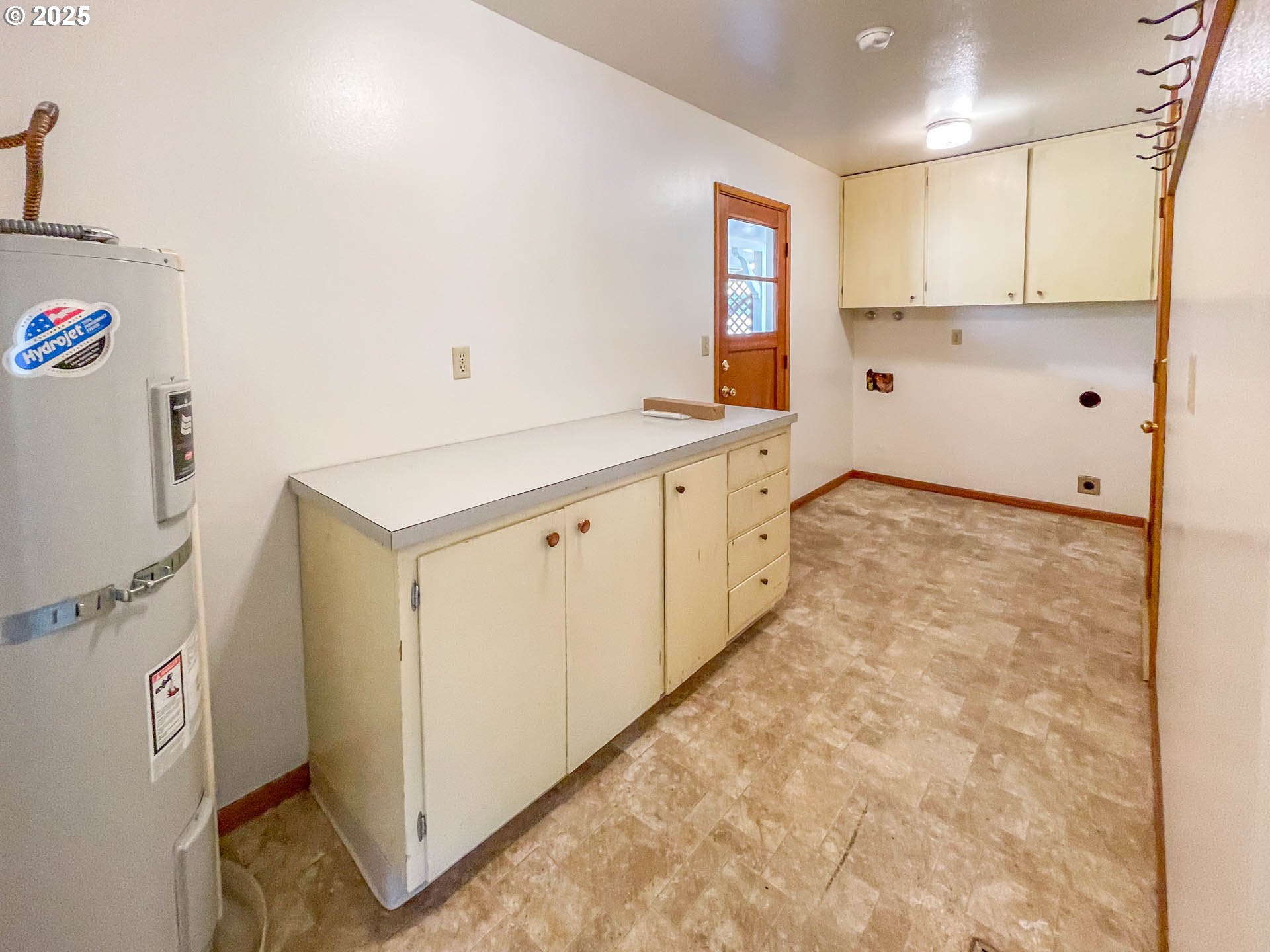 765 O C Brown Road Roseburg, OR 97470 - Photo 26 of 48 a view of kitchen with wooden floor