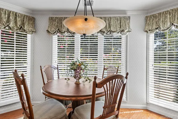 $1,150,000 | 77 The Woods, Commack, NY 11725