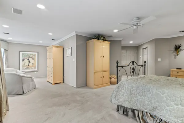 $1,150,000 | 77 The Woods, Commack, NY 11725