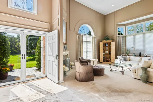 $1,150,000 | 77 The Woods, Commack, NY 11725