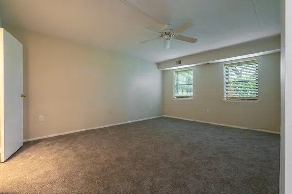 $2,400 | 501 North Bethlehem Pike, Unit 11Q, Ambler, PA 19002