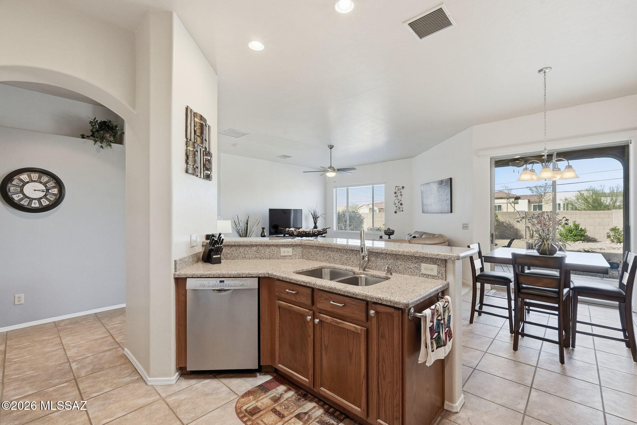 7512 West Sweet River Road Tucson, AZ 85743 - Photo 4 of 41