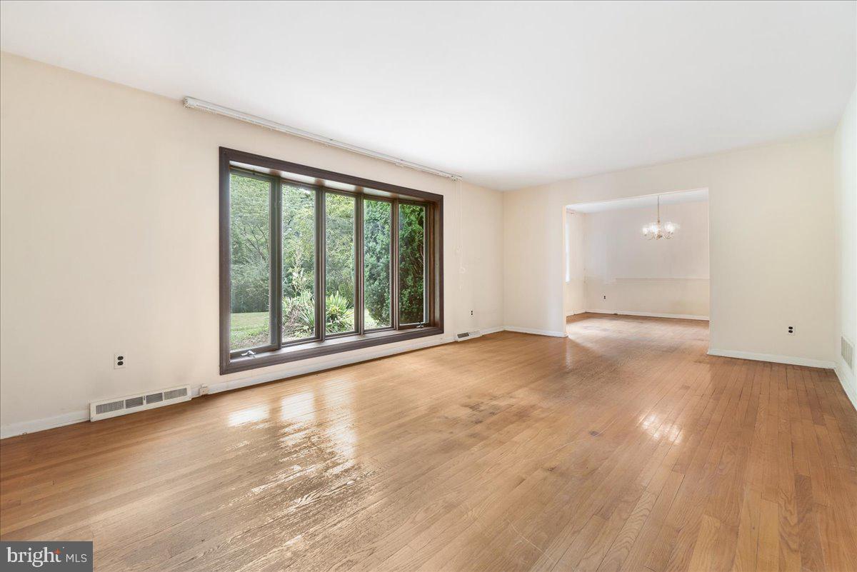 7409 Morgan Road Woodbine, MD 21797 - Photo 7 of 93 Gallery Image 7