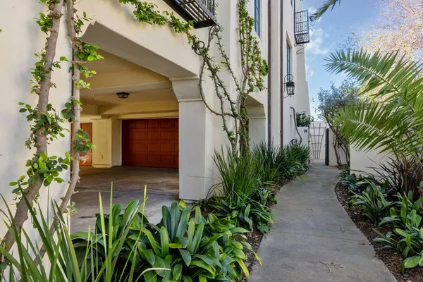 $1,575,000 | 218 Santa Barbara Street, Unit D, Santa Barbara, CA 93101