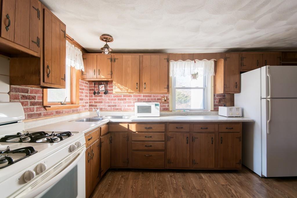 78 Blanding Road Rehoboth, MA 02769 - Photo 3 of 18 Gallery Image 3
