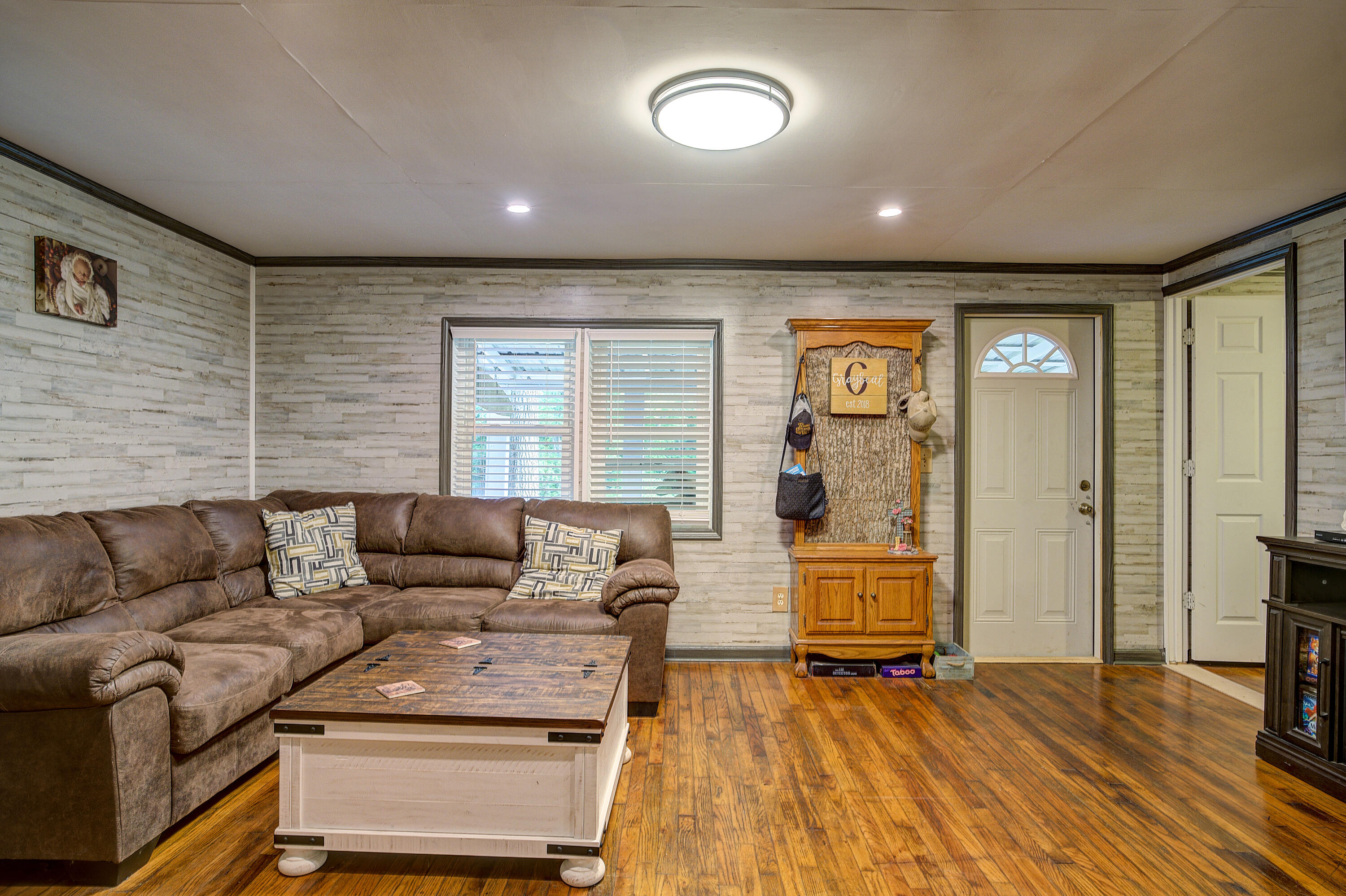 433 Willow Springs Road Elizabethton, TN 37643 - Photo 3 of 20 Willow--2