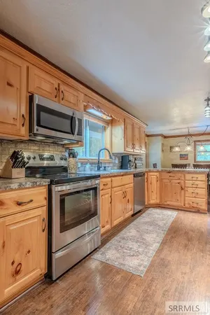 $949,000 | 3759 Bills Loop N Road, Island Park, ID 83429
