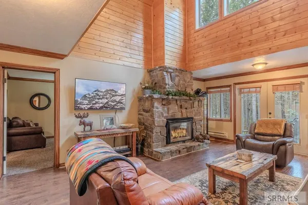 $949,000 | 3759 Bills Loop N Road, Island Park, ID 83429
