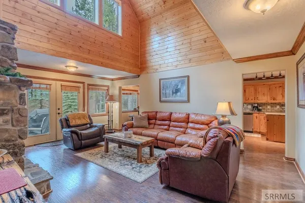 $949,000 | 3759 Bills Loop N Road, Island Park, ID 83429