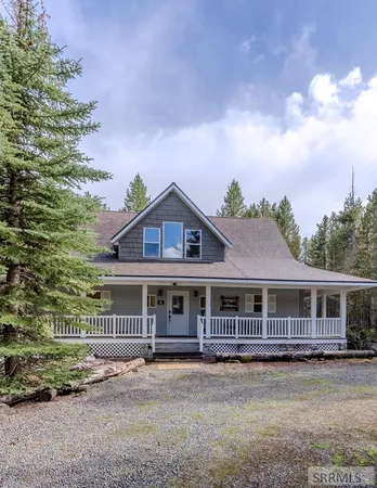 $949,000 | 3759 Bills Loop N Road, Island Park, ID 83429