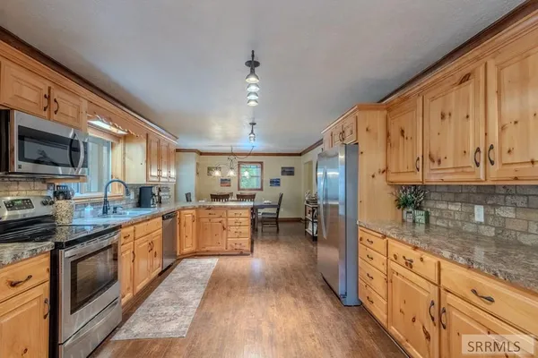 $949,000 | 3759 Bills Loop N Road, Island Park, ID 83429