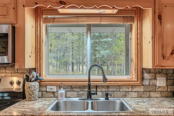 $949,000 | 3759 Bills Loop N Road, Island Park, ID 83429