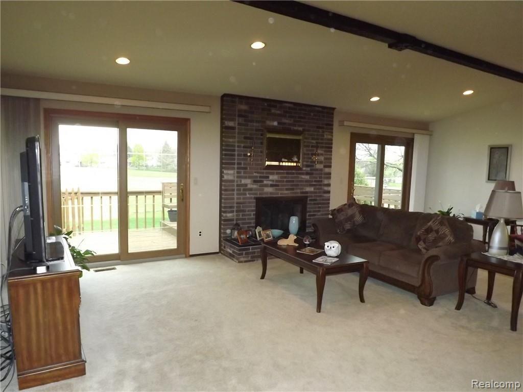 2191 Warrington Road Rochester Hills, MI 48307 - Photo 4 of 17