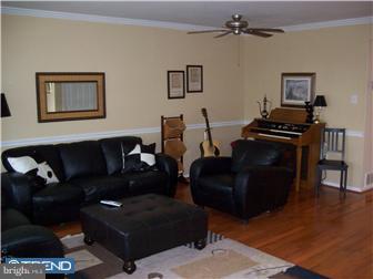 20 Emandan Lane Hockessin, DE 19707 - Photo 12 of 12 Living Room