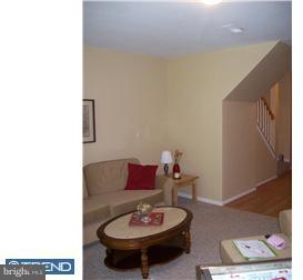 20 Emandan Lane Hockessin, DE 19707 - Photo 4 of 12 Family Room